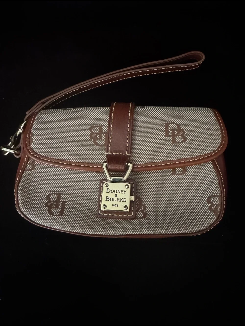 DOONEY & BOURKE Wristlet